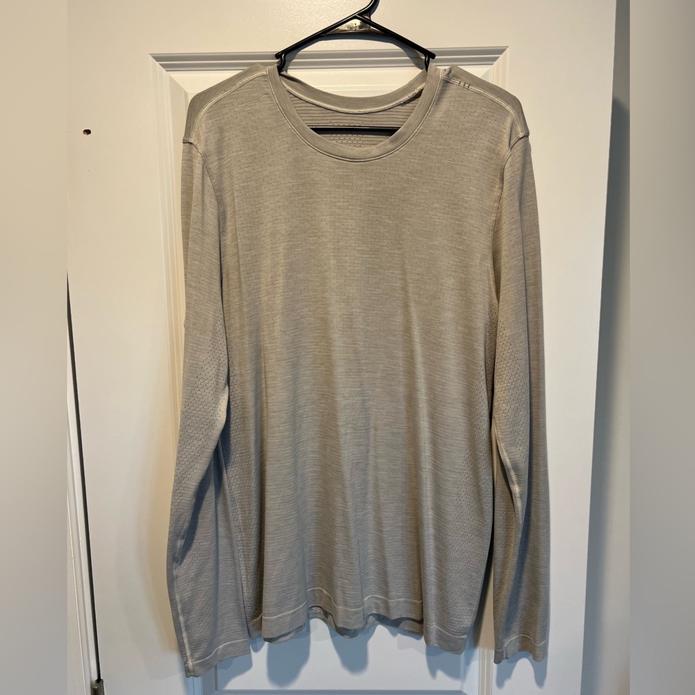 Lululemon Men’s Vent long sleeve Beige